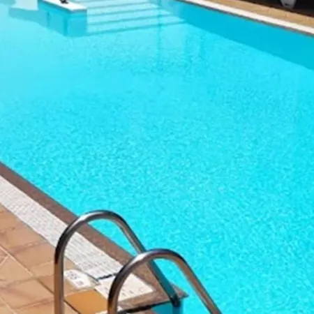 One Bedroom With Pool *